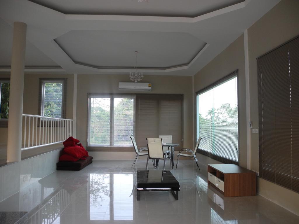 Wind Hills Hotel Nakhonratchasima Quarto foto